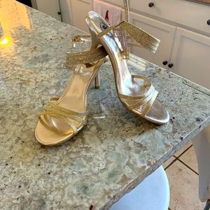 Brand New Gold Color Heals